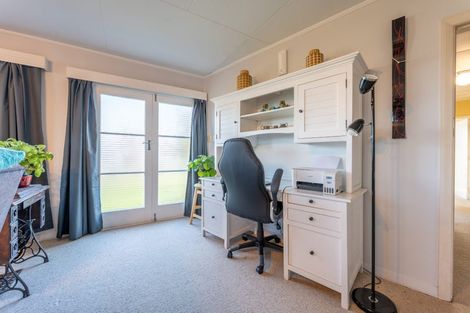 Photo of property in 15 Rugby Street, Waimate, 7924