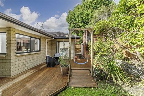Photo of property in 6 English Oak Drive, Schnapper Rock, Auckland, 0632
