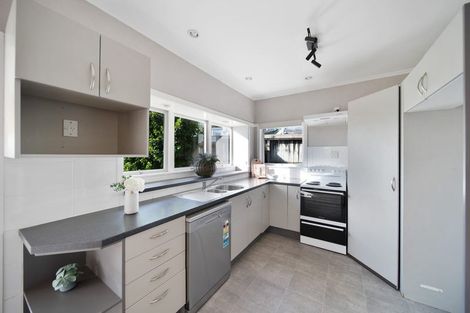 Photo of property in 16 Red Hill Road, Red Hill, Papakura, 2110