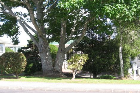 Photo of property in 1/24 Strid Road, Te Atatu South, Auckland, 0610