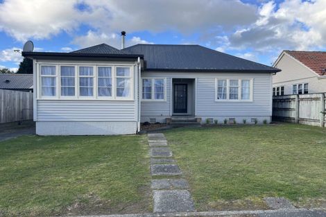 Photo of property in 49 Ihle Street, Terrace End, Palmerston North, 4410