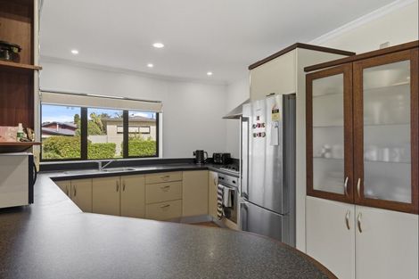 Photo of property in 5 Rotokare Crescent, Whalers Gate, New Plymouth, 4310