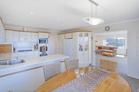 Photo of property in 8 Landel Place, Whitianga, 3510