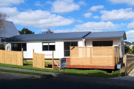 Photo of property in 42 Baird Street, Howick, Auckland, 2014