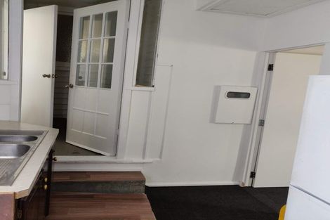 Photo of property in 118a Hutchinson Avenue, New Lynn, Auckland, 0600