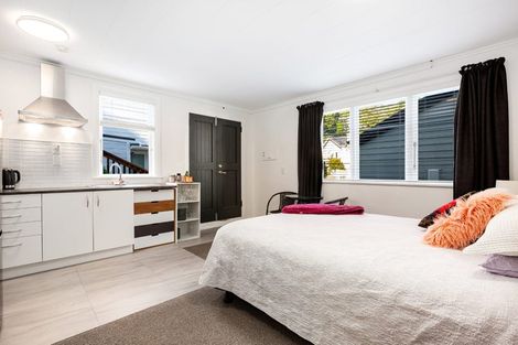 Photo of property in 51 Jackson Street, Island Bay, Wellington, 6023