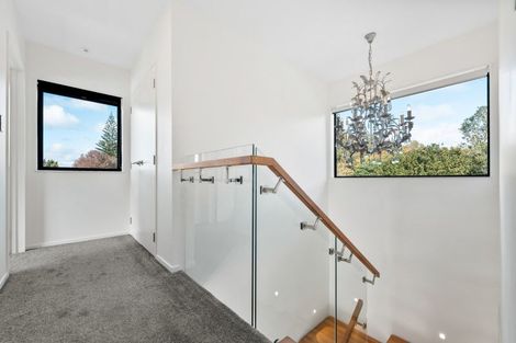 Photo of property in 7 Hartles Place, Mellons Bay, Auckland, 2014