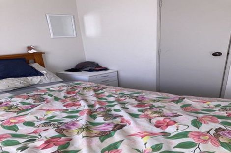 Photo of property in 5 Meadowvale Rise, Titirangi, Auckland, 0604