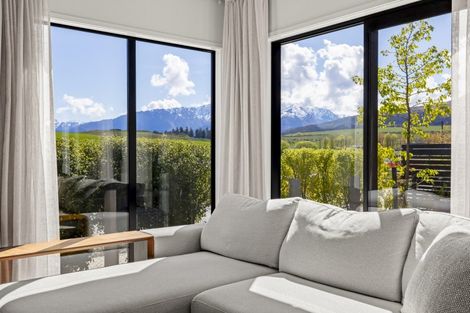 Photo of property in 9 Mcgibbon Lane, Jacks Point, 9371