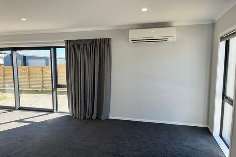 Photo of property in 9 Koru Loop, Paraparaumu, 5032