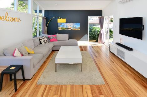 Photo of property in 44 Hogans Road, Glenfield, Auckland, 0629