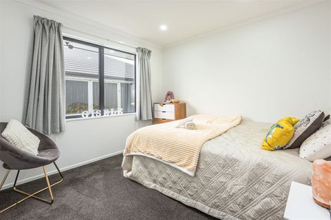 Photo of property in 19 Broadway Parade, Rolleston, 7615