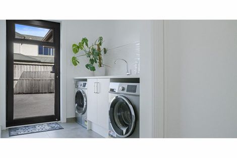 Photo of property in 7 Clonbunny Close, Rolleston, 7614