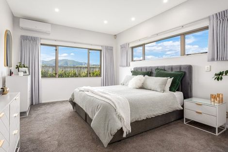 Photo of property in 61 Quadrant Heights, Paraparaumu, 5032