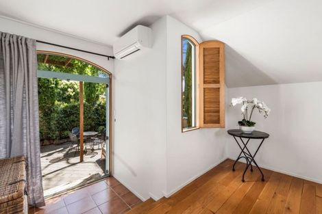 Photo of property in 2 Milton Road, Northcote Point, Auckland, 0627