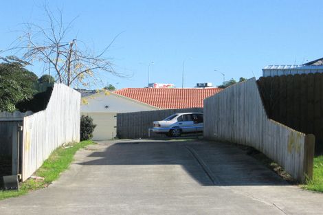 Photo of property in 27 Glenveagh Park Drive, Weymouth, Auckland, 2103