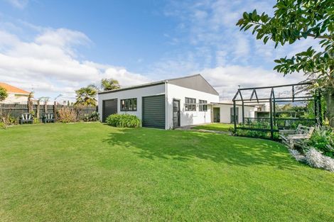 Photo of property in 30 Queen Street, Te Puke, 3119