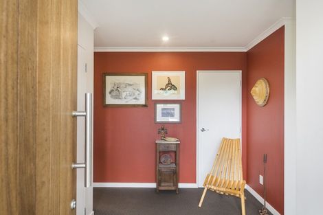 Photo of property in 76 Cashmere Drive, Fitzherbert, Palmerston North, 4410