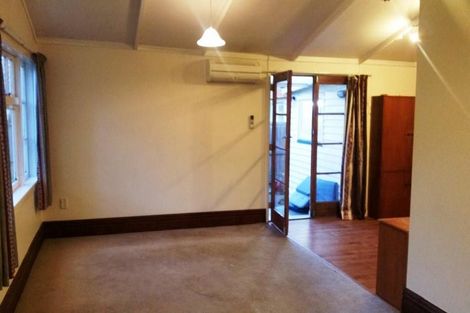 Photo of property in 90 Geraldine Street, Edgeware, Christchurch, 8013