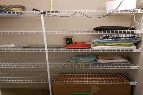 Photo of property in 6b Sunhaven Drive, Newlands, Wellington, 6037