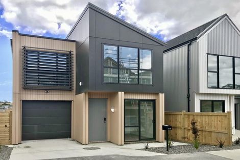 Photo of property in 115 Waekahu Road, Westgate, 0814