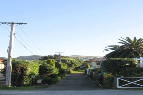 Photo of property in 80b Main Road, Titahi Bay, Porirua, 5022