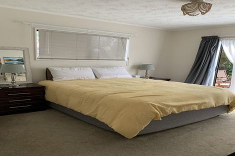 Photo of property in 43 Gosford Drive, Botany Downs, Auckland, 2010