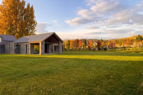 Photo of property in 33 Central Park Avenue, Lake Hayes, Queenstown, 9371