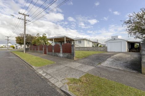 Photo of property in 55 Banks Street, Marfell, New Plymouth, 4310