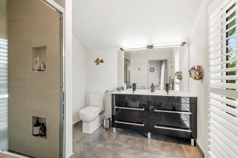 Photo of property in 70 Chesham Avenue, Waipahihi, Taupo, 3330