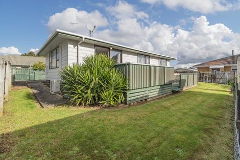 Photo of property in 2/10 Argyle Avenue, Pahurehure, Papakura, 2113