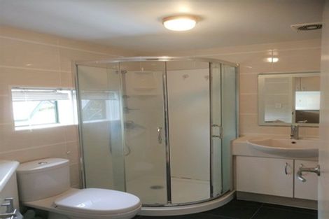 Photo of property in 5 Fowler Street, Northcote, Auckland, 0627