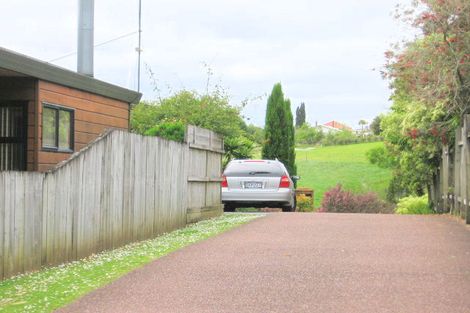 Photo of property in 4b Shaw Road, Oratia, Auckland, 0604