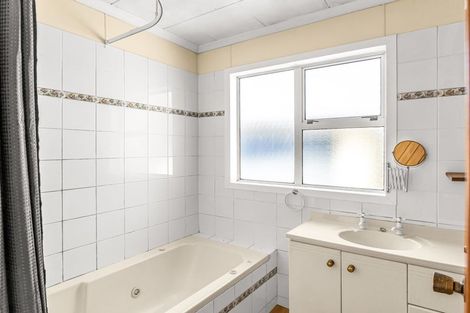 Photo of property in 35 Queen Street, Westport, 7825