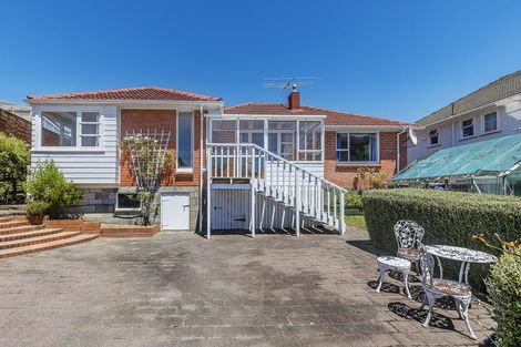 Photo of property in 24 Larsen Crescent, Tawa, Wellington, 5028