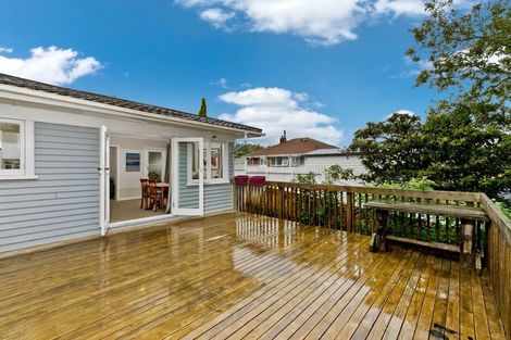 Photo of property in 123 Millbrook Road, Sunnyvale, Auckland, 0612