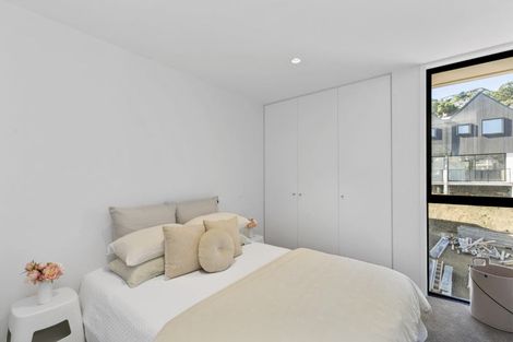 Photo of property in 75 Melbourne Road, Island Bay, Wellington, 6023