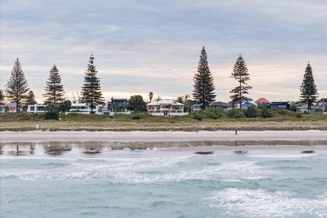 Photo of property in 91 Marine Parade, Mount Maunganui, 3116