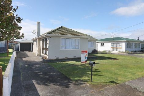 Photo of property in 19 Churchill Avenue, Feilding, 4702