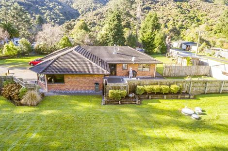 Photo of property in 1845 State Highway 2, Kaitoke, Upper Hutt, 5018