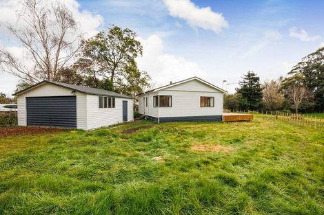 Photo of property in 765 Makerua Road, Tokomaru, Palmerston North, 4474