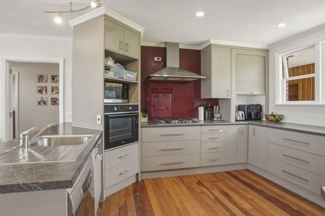 Photo of property in 43 Stamford Street, Balclutha, 9230