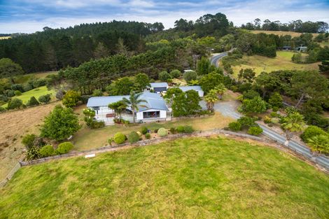 Photo of property in 535 Peak Road, Helensville, 0875