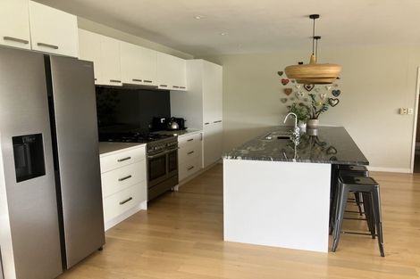 Photo of property in 92 Shakespear Road, Army Bay, Whangaparaoa, 0930