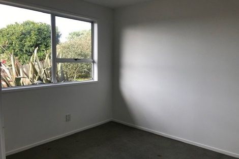 Photo of property in 20 Zingaro Place, Massey, Auckland, 0614