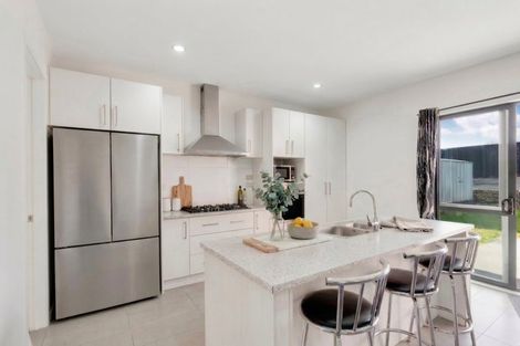 Photo of property in 15 Te Ironui Place, Huntington, Hamilton, 3210