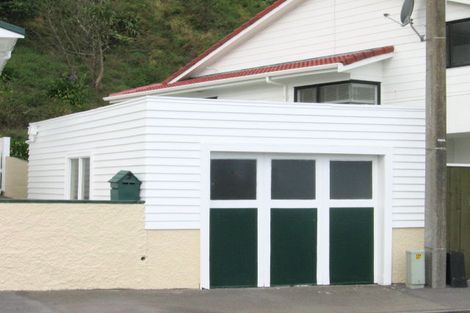 Photo of property in 200 The Esplanade, Island Bay, Wellington, 6023