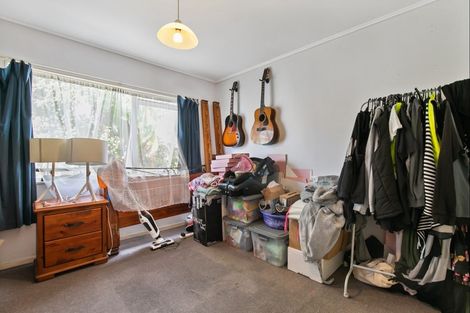 Photo of property in 2c Matipo Road, Te Atatu Peninsula, Auckland, 0610