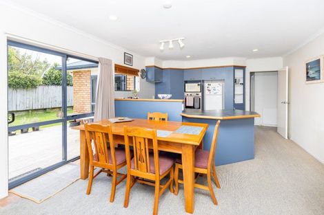 Photo of property in 61 Saint James Drive, Huntington, Hamilton, 3210