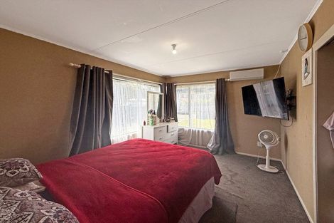 Photo of property in 1 Kawatiri Grove, Wainuiomata, Lower Hutt, 5014